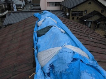 北区現場調査棟のブルーシートの状況