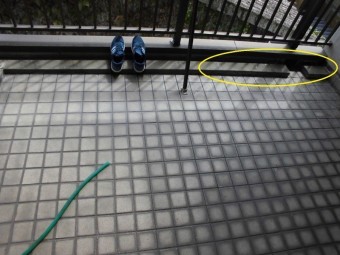 コンクリートの雨水排水路