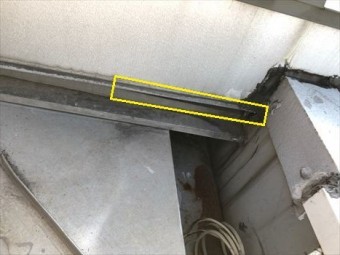 店舗屋上 雨漏り 隙間