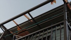 ベランダ屋根 波板飛散