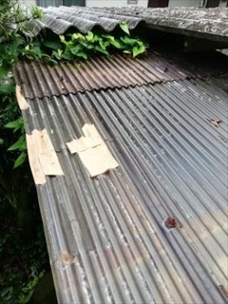 波板 割れ フック抜け 工事前