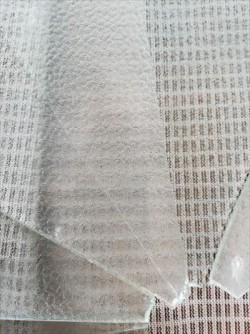 窓ガラス 割れ 補修
