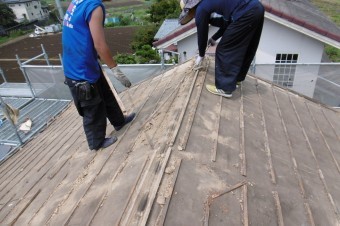 瓦桟を撤去しています
