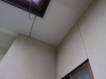 新しい軒天に張り替えました