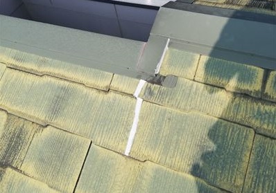スレート屋根　ひび割れ　コーキング補修