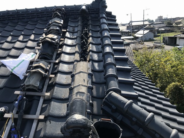 降り棟積み直し中の写真