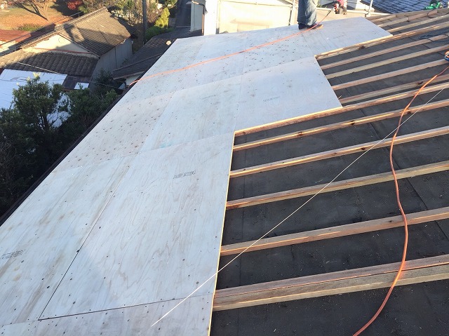 南区アパートコンパネ施工中