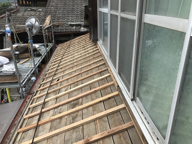 大津町既存瓦撤去後の写真2