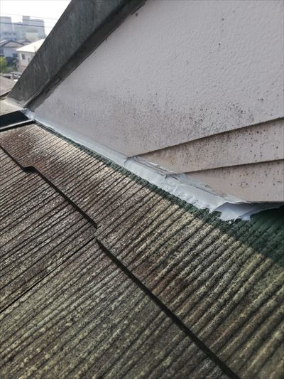 屋根の隙間　コーキング補修