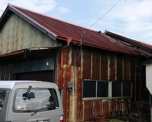 宇土市にて倉庫のトタン屋根補修工事　屋根雨漏り工事