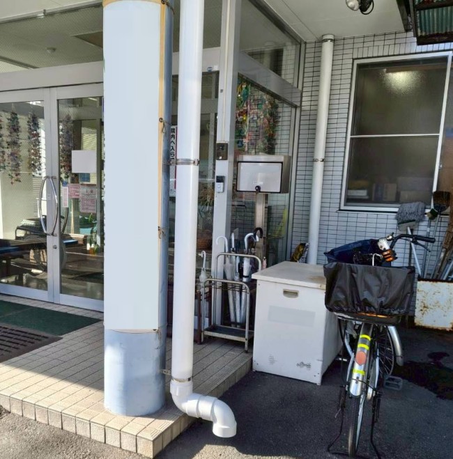 クリニックの雨樋パイプ交換後
