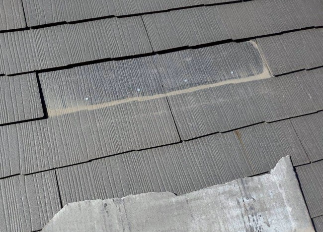 コロニアルが1枚割れている