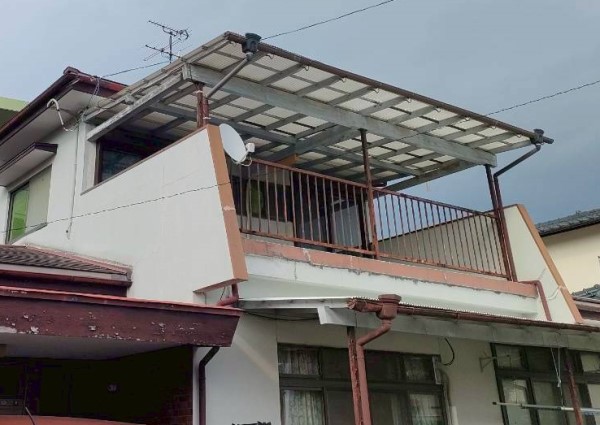 ベランダからの雨漏りのご相談をいただいた住宅