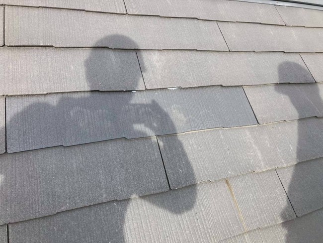 割れたコロニアル1枚を差し替え