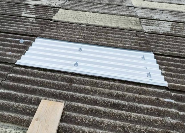 宇城市の工場で波型スレート補修と防虫網取り付け工事！屋根・換気扇の総合補修