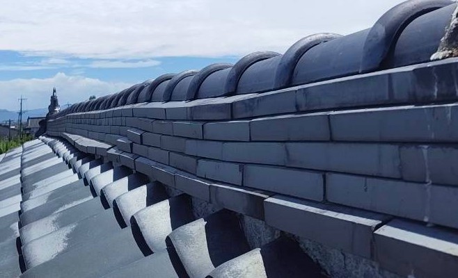 地震でずれた棟瓦
