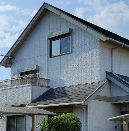 熊本市北区で外壁塗装の現地調査｜一見綺麗な住宅でも塗装メンテナンスの時期を迎えていました
