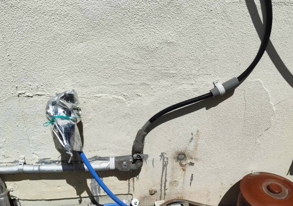 太陽熱温水器の給水管