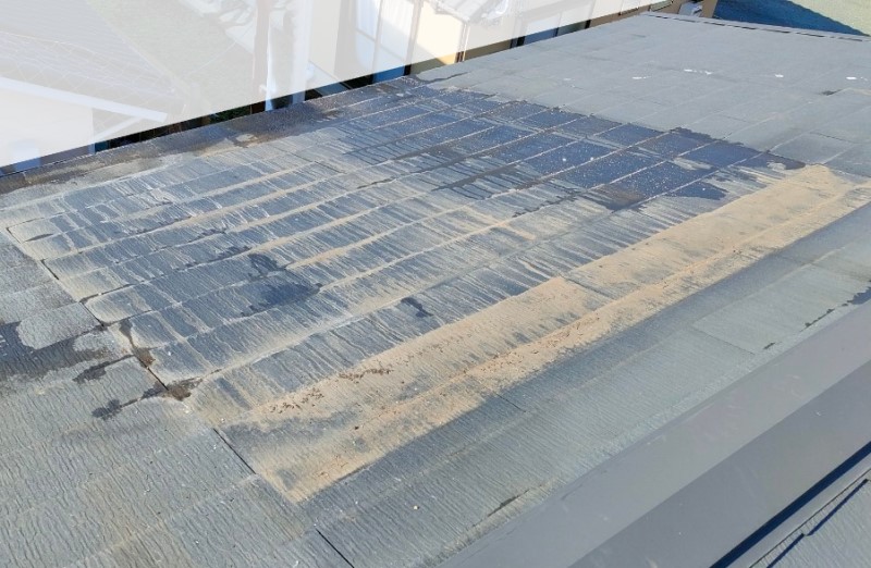 太陽熱温水器を撤去したスレート屋根