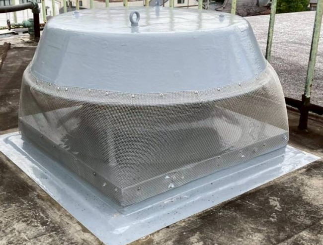 屋上換気扇にも防虫網を新設