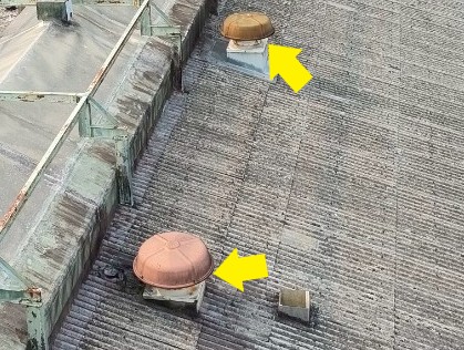 屋根上の換気扇