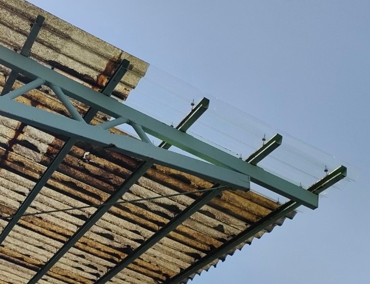 工場庇屋根をエポライトで補修