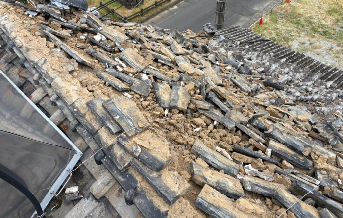 熊本地震で被災した土葺き瓦屋根