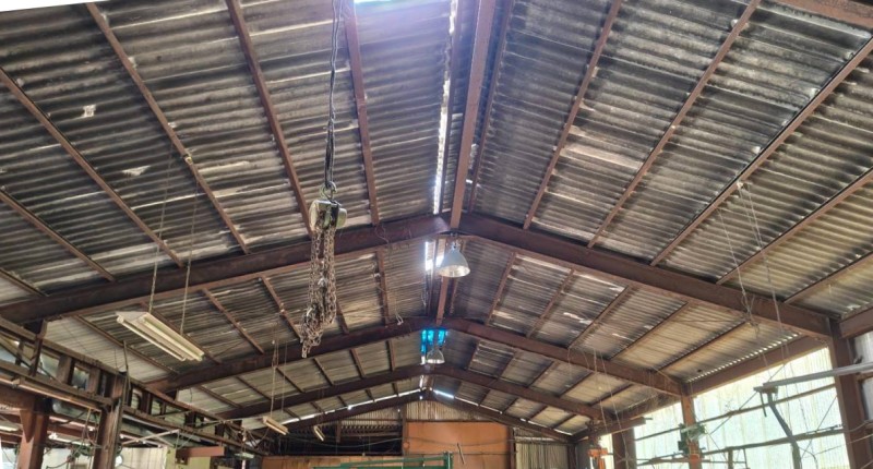 熊本地震で被災した工場の内部