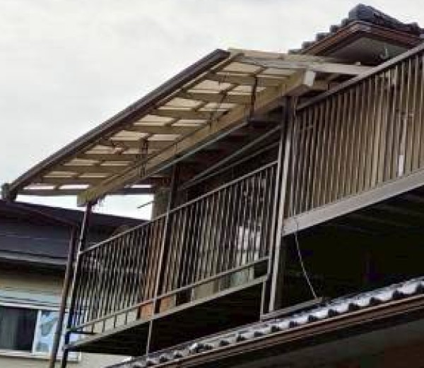 熊本市南区でベランダ屋根の剥がれについてご相談いただいた住宅