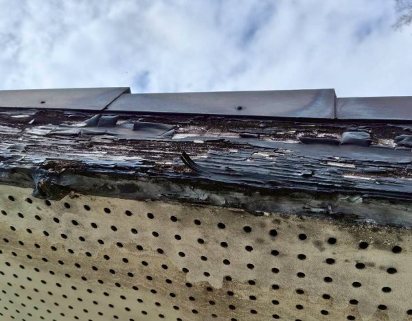 熊本市南区 築40年の破風板調査でシロアリ被害を確認｜修理方法と費用のご提案